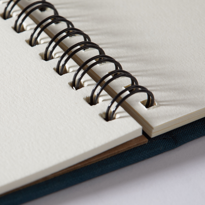 Lúxus skissubók með gormum – 20 arkrir - 200 gsm